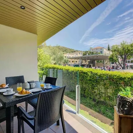 Stylish 1bdr W/huge Balcony/shared Roof Pool * Cannes